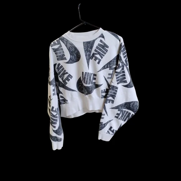 Nike Black and White Graphic Cropped Sweatshirt Shirt - Picture 1 of 6